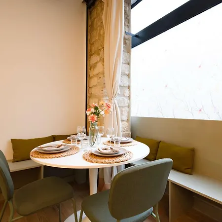 Appartement Typical For 4 People Moulin Rouge *