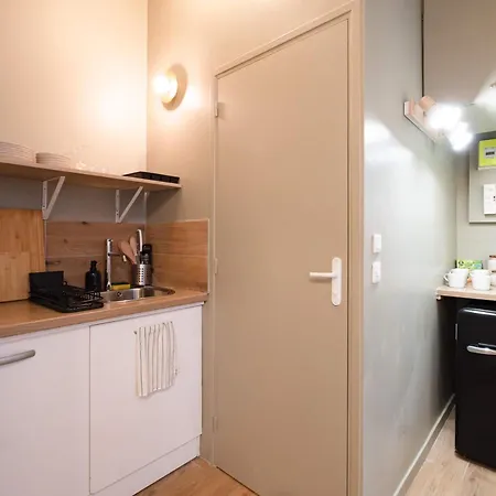 Typical For 4 People Moulin Rouge Apartment