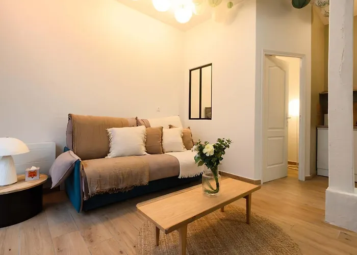 Apartment Typical For 4 People Moulin Rouge *