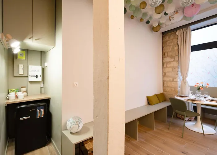 Apartment Typical For 4 People Moulin Rouge